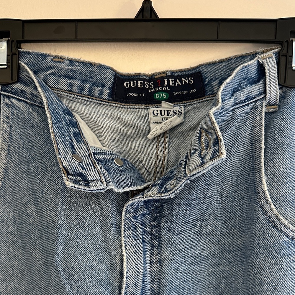 Vintage Guess Mens 42 x 34 loose fit tapered jeans 100% cotton